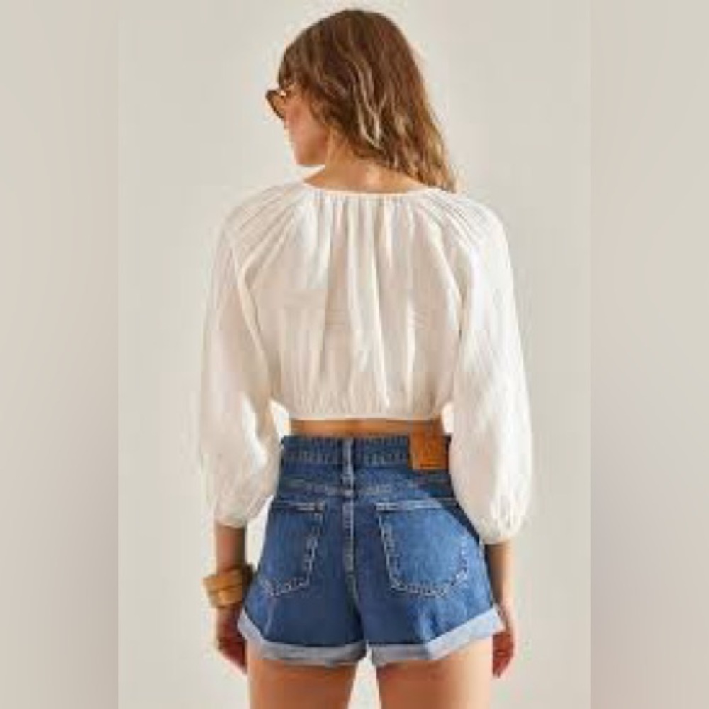BCBGeneration Ivory Textured Blouse - Picture 2 of 9
